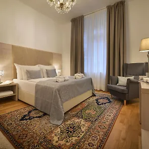 Old Town By Little King Apart Otel